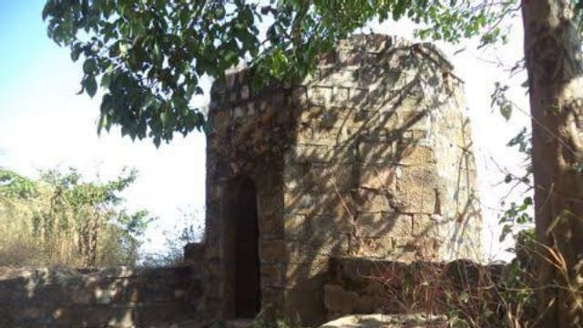 Manikgad Fort मानिकगढ़ किला