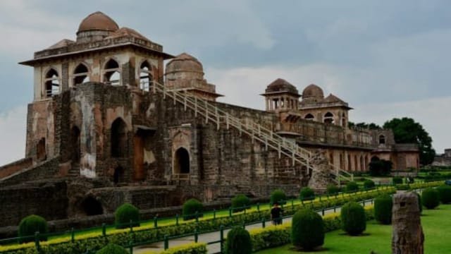 Mandu Fort | मांडू किले का इतिहास | SPOT HUNTER