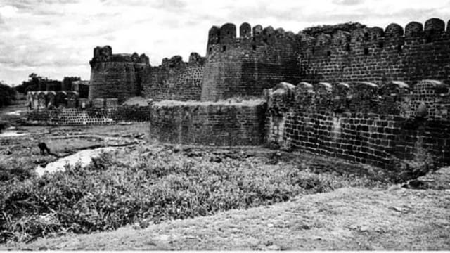 Gulbarga Fort गुलबर्गा किले की जानकारी